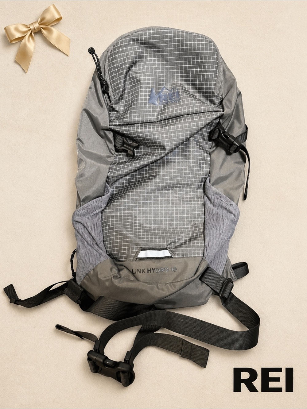 REI Link Hydro 10 Hydration Backpack Gray Daypack Hiking Pack Reservoir Included